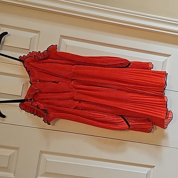 Red Dress Amazing Fabric And Design - Picture 6 of 7